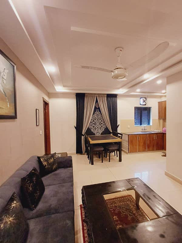 Luxury 1 BHK Apartments on daily basis 5