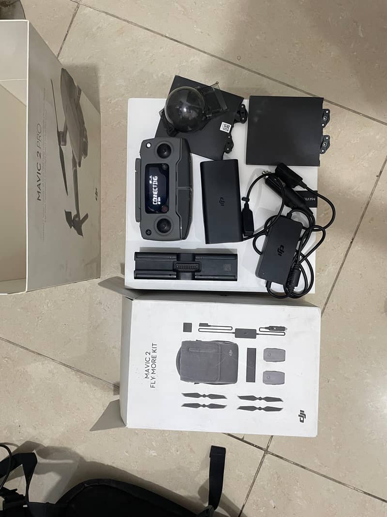 dji mavic 2 pro combo pack accecories 9