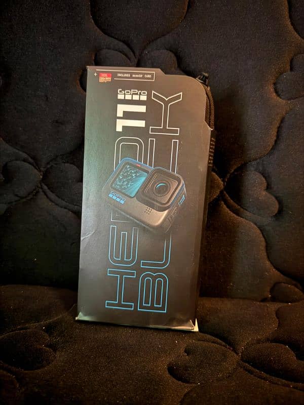 Gopro hero 11 with box and rechargeable battery 5