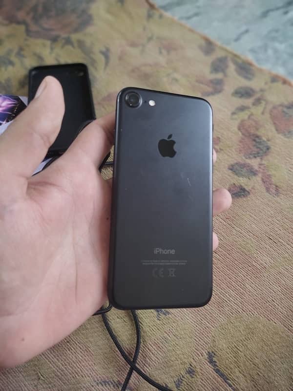 I phone 7 (128GB) 0