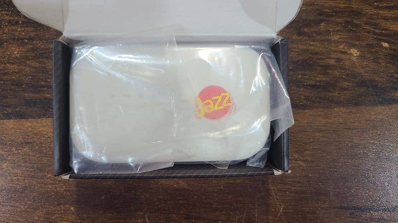 Jaaz digit 4G LTE portable wifi Device  MF673-22 4