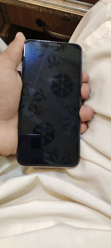 iphone xs max 4