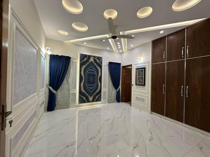 10 Marla Brand New Luxury House Available For Sale In Bahria Town Lahore. 3