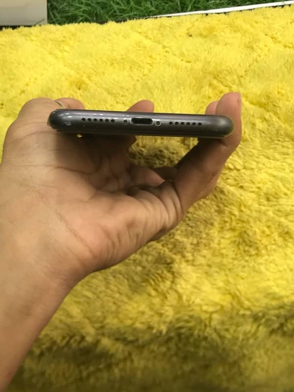 iPhone 11 64Gb bypas 3