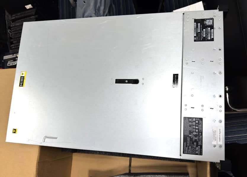 HPE DL380 Gen 10 Server 2