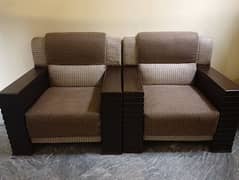 5 seater sofa set available for sell in good condition