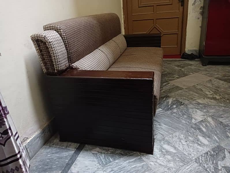 5 seater sofa set available for sell in good condition 5