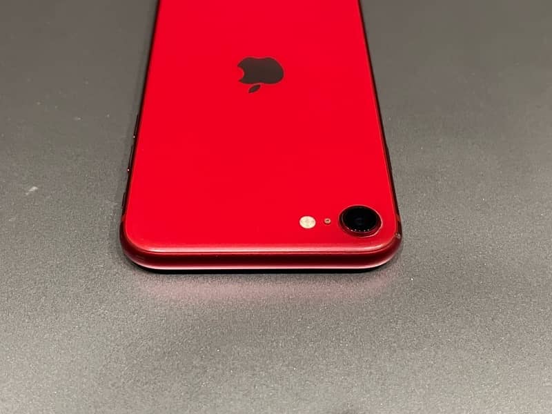 iPhone SE 2020 2nd Generation 128gb PTA Approved Red Colour 3