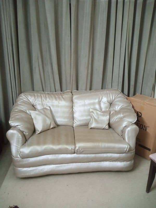 7 Seater Sofa Set with central table For sale 1