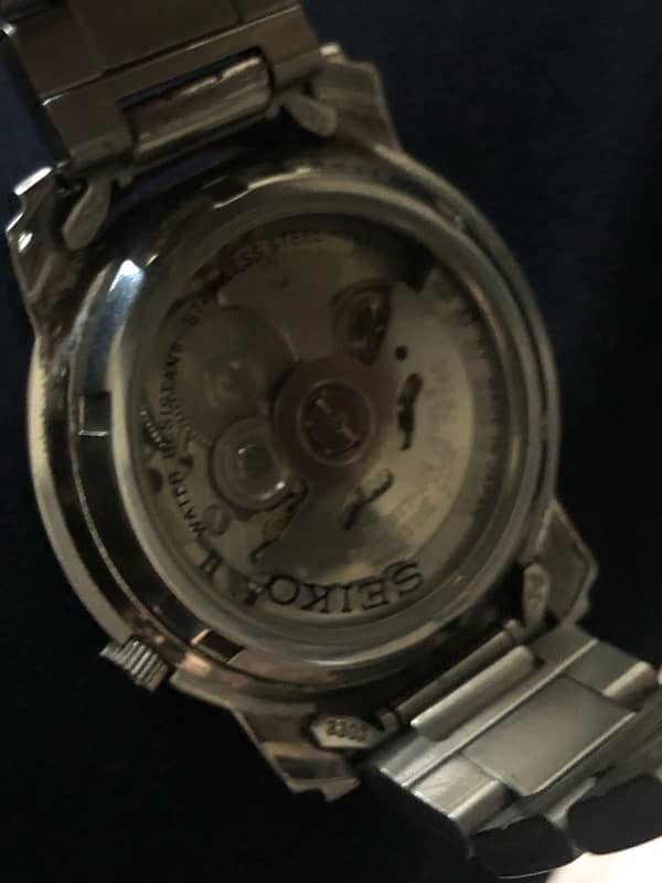 seiko 5 glass back 11