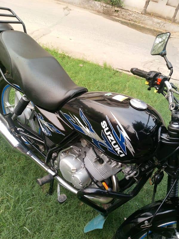 Suzuki 150 GS 2021 10