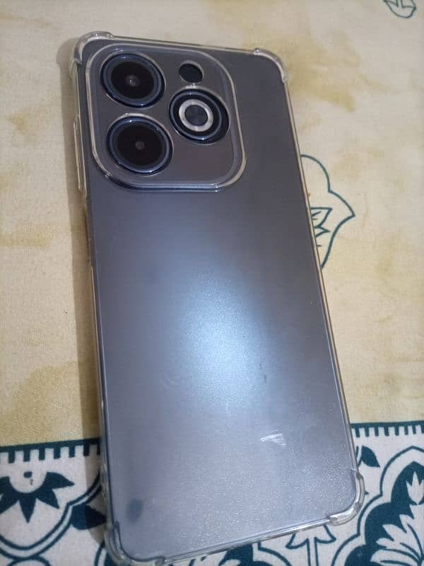 infinix hot 40i in good condition 4