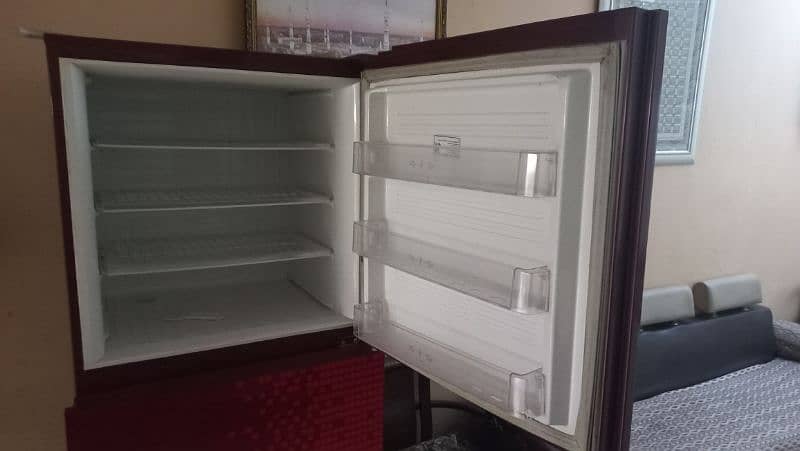 Slightly used fridge 4