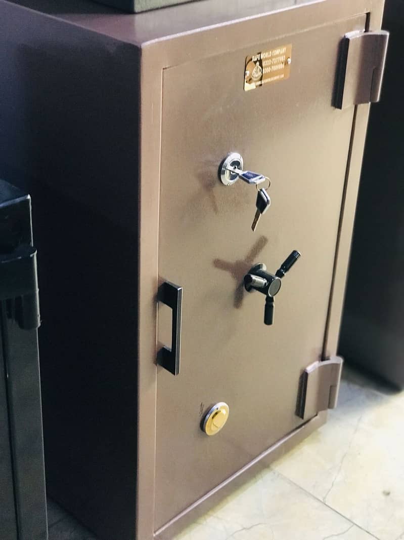 Custom Safes | Fireproof Vault Doors | Digital Safes 4