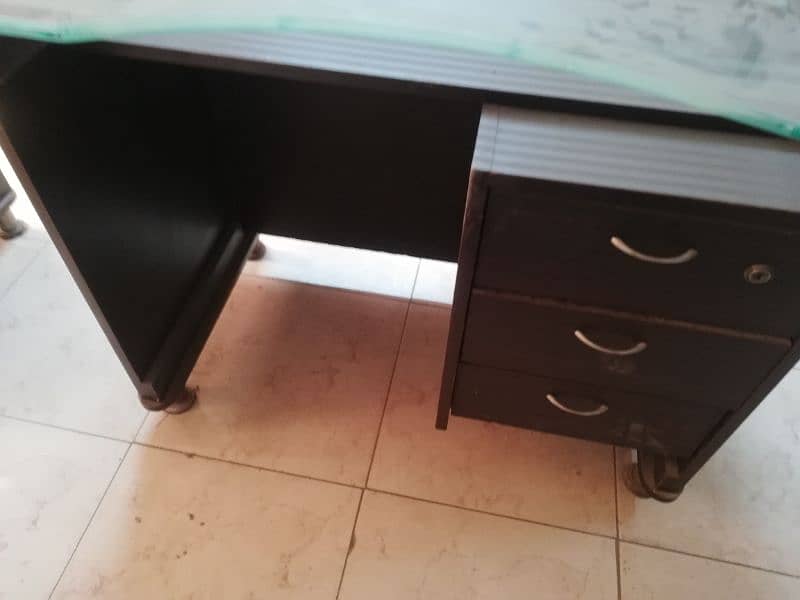 2 office table with glass top 3