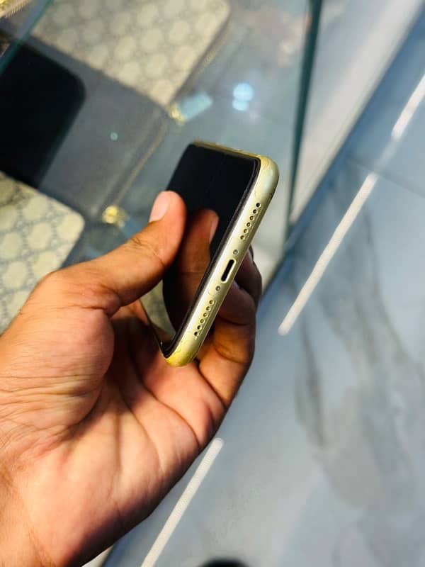 iphone 11 128gb Pta Approved 5