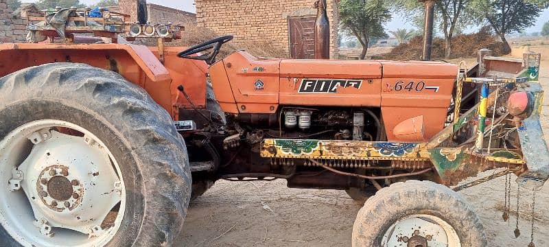 640 tractor for sale 1983 model. . . . . 03021870308 4