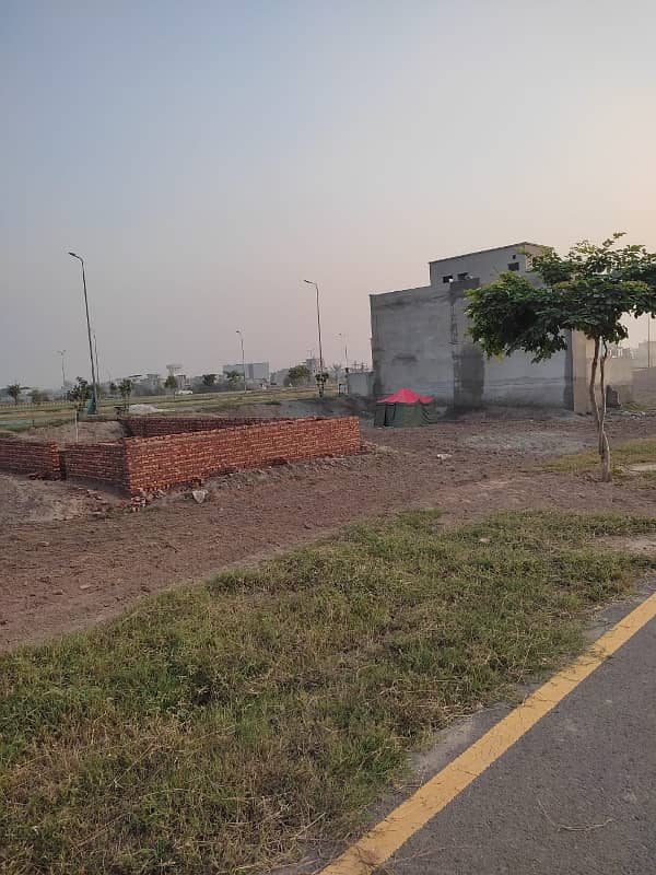 5 Marla Full Possession Paid Ideal Location Perfect For Investment Plot For Sale in Platinum Block Park View City Lahore 4