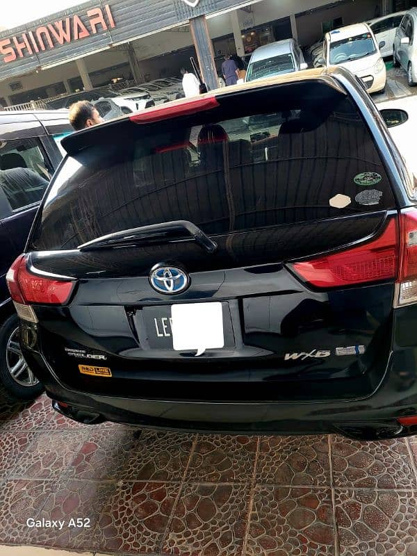 Toyota Corolla Axio 2014 1