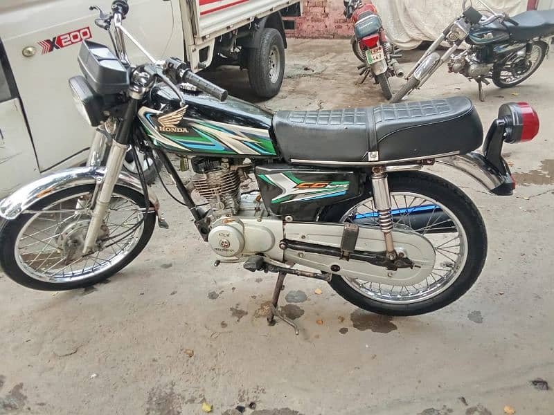 HONDA 125 black color 10/10 1