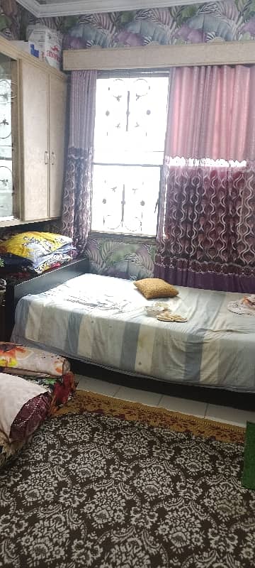 10 marlas Triple storey Low cost Zafar calony Nadeem Shaheed Road Samanabad 5