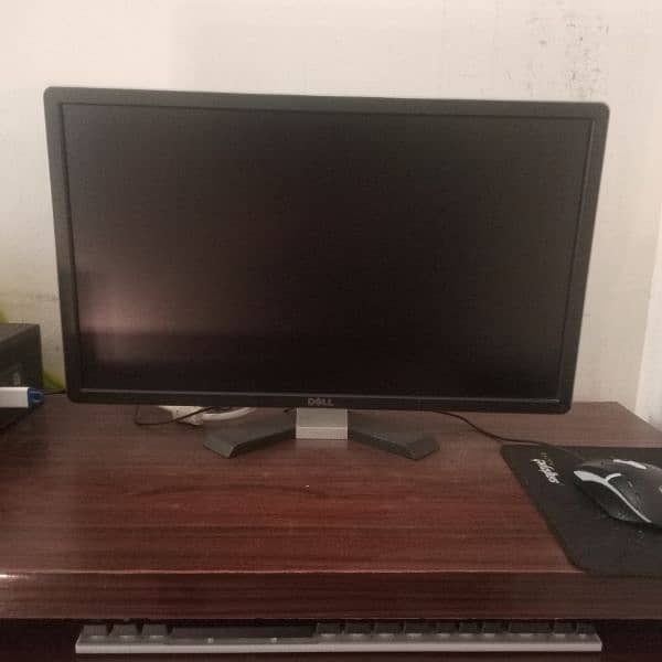 Dell Monitor 24 Inch For Sale 0