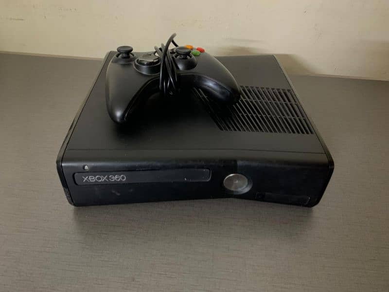 Xbox 360 Slim Jtagged With Games 0