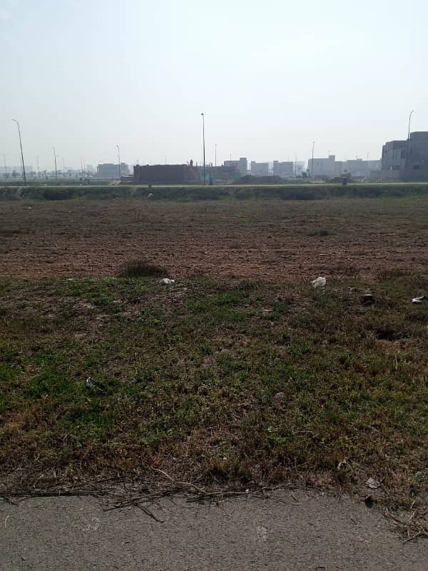 Residential Plot No. 683 Near Park For Sale Phase-8 Block W 0