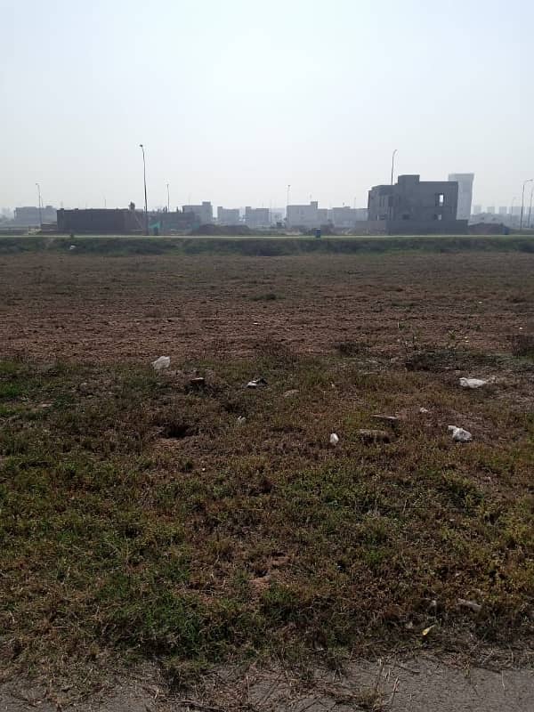 Residential Plot No. 683 Near Park For Sale Phase-8 Block W 1