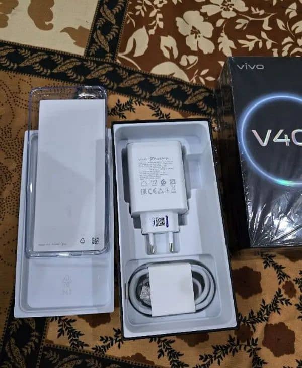 Vivo v40e 1 day used just box opened 0