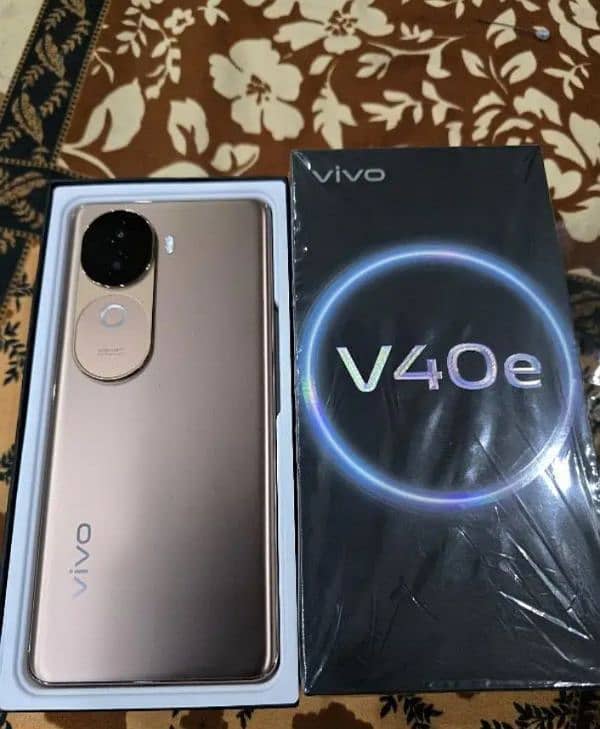 Vivo v40e 1 day used just box opened 1