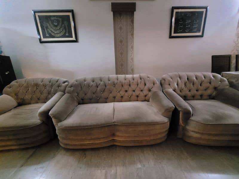 4 seats Sofa set 0