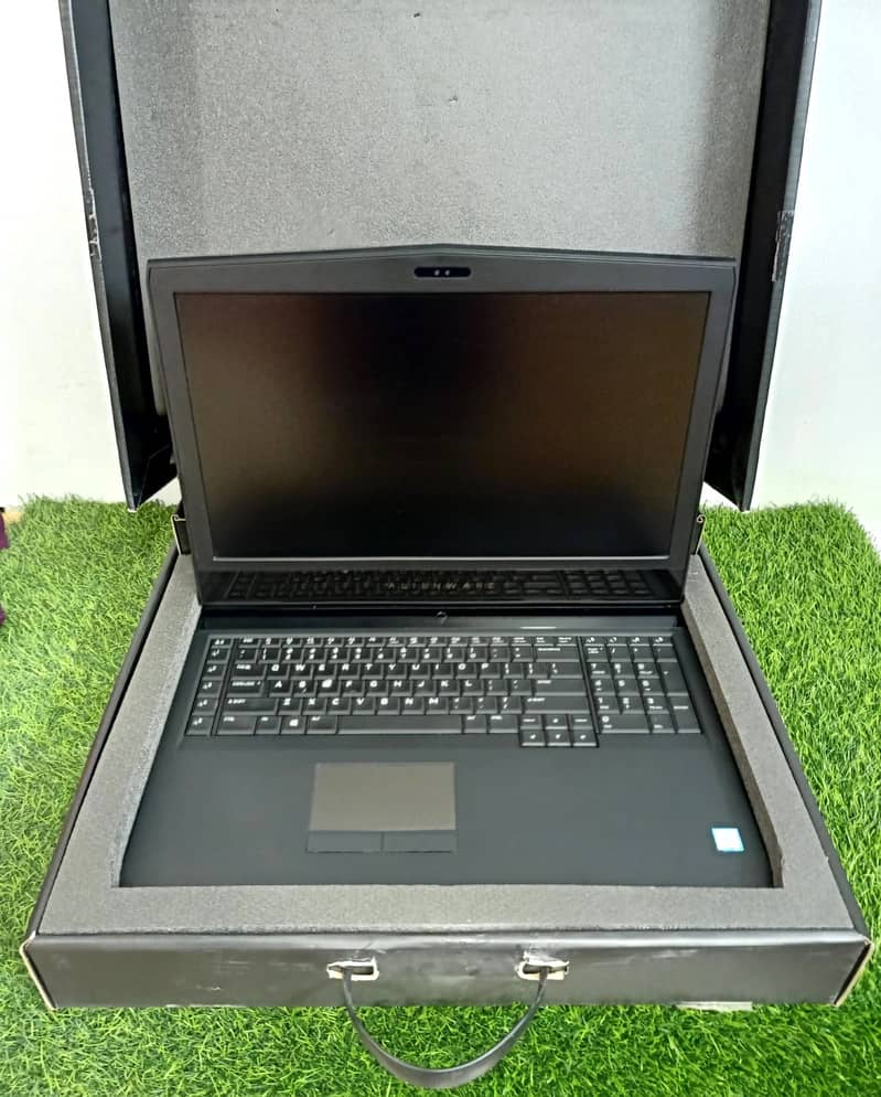 ALIENWARE 17 R4 8