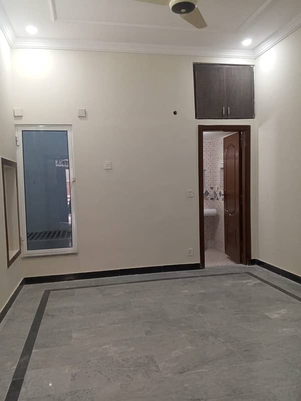 5 marla upper portion available for rent in h 13 Islamabad 6