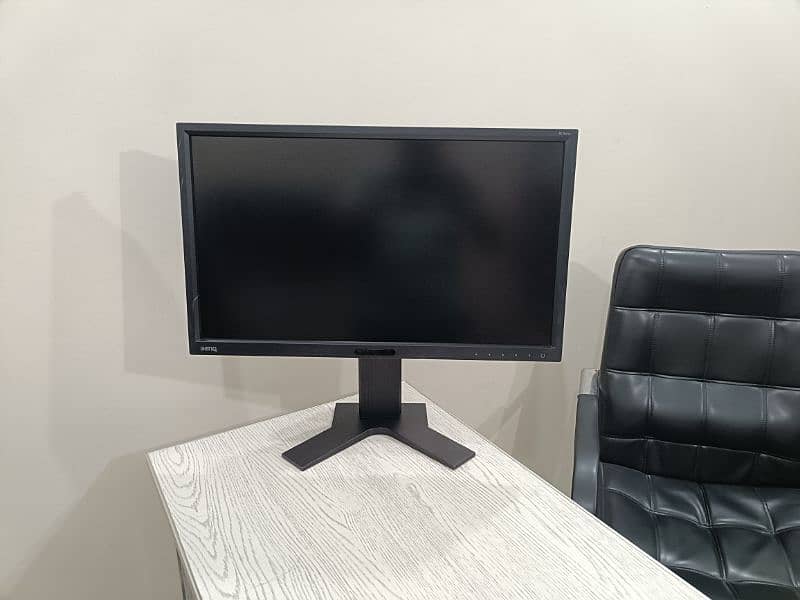 Benq BL2420-t 24 inch 2k ips led for gaming and graphics designing 1