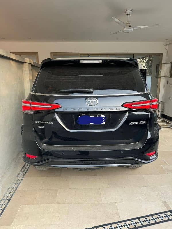 Toyota Fortuner Legender 2023 2