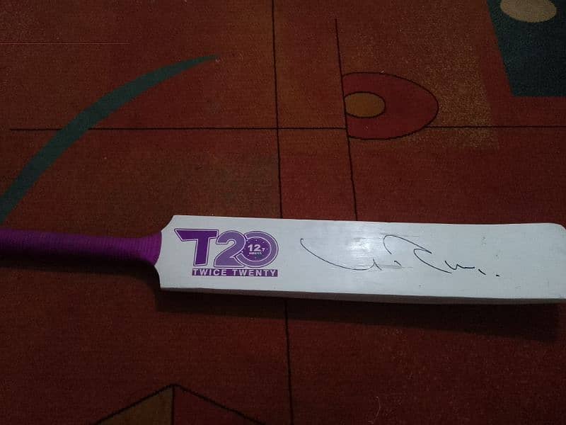 Hard ball bat with Abdul Razaq autograph 0