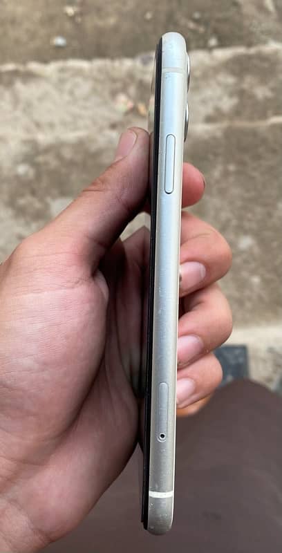 iphone 11 white colour Non PTA 64gb 2