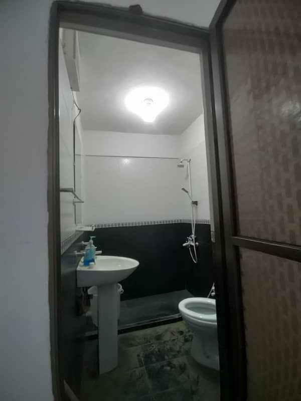 3 BED DD FLAT FOR SALE IN GULSHAN E IQBAL BLOCK 13D2 5