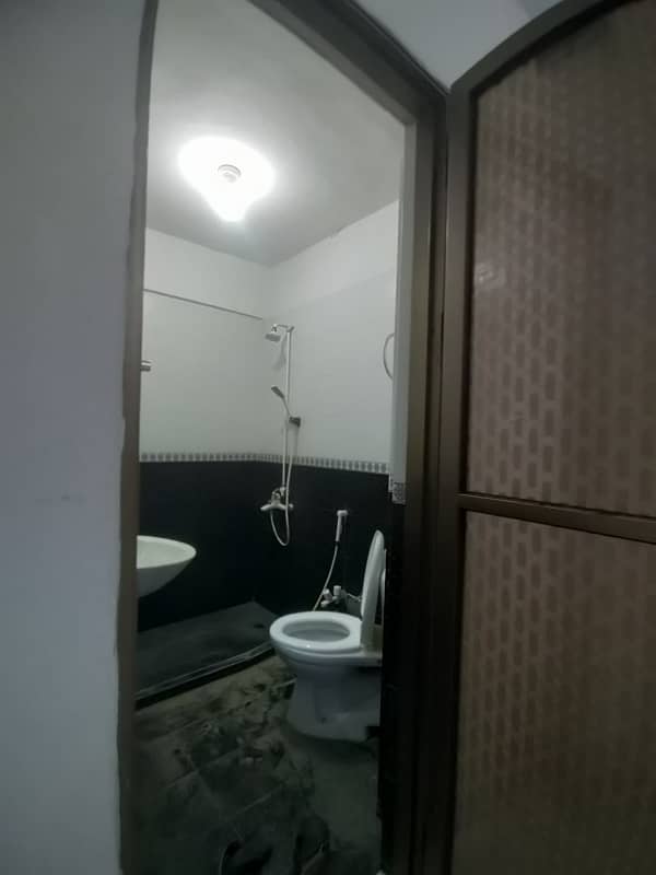 3 BED DD FLAT FOR SALE IN GULSHAN E IQBAL BLOCK 13D2 8