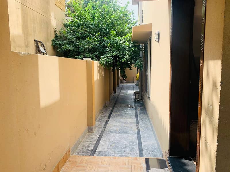 10 Marla Used & Maintained House is for Sale in Low Budget with Negotiation in Babar Block 11