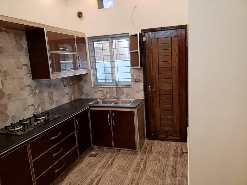 5 Marla Slightly Used & Well Maintained House for Sale in Bahria Town Jinnah Block 10