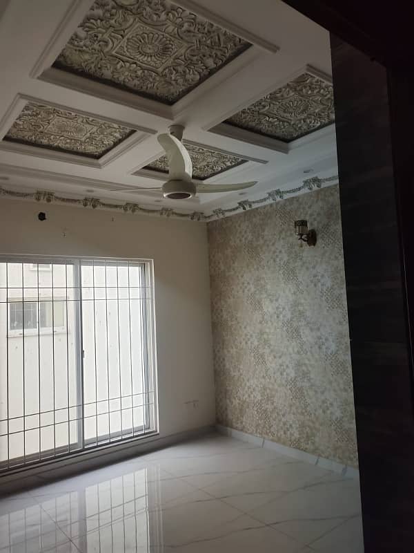 5 MARLA BEAUTIFUL HOUSE AVAILABLE FOR RENT IN DHA 11 RAHBER 1