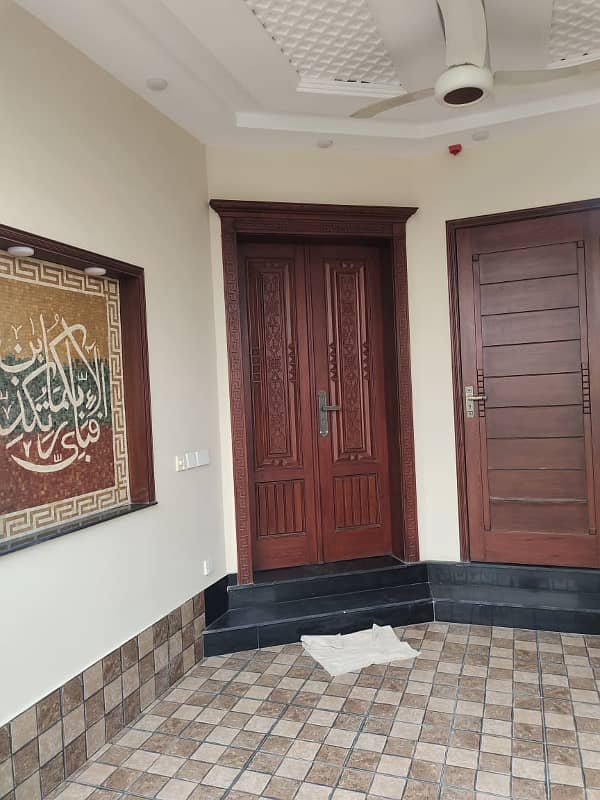 5 MARLA BEAUTIFUL HOUSE AVAILABLE FOR RENT IN DHA 11 RAHBER 14