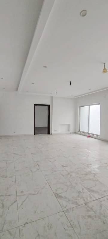 1 kanal house for rent in royal orchered multan 7