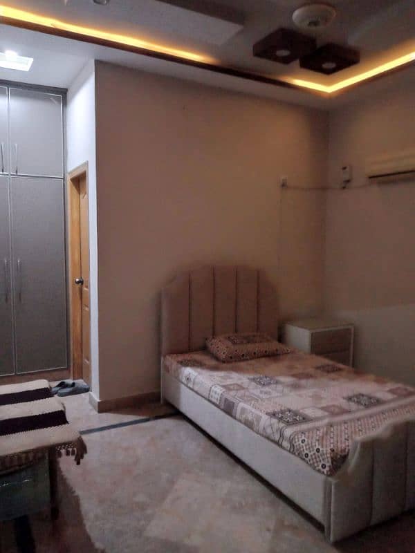 Fully furnished ac room available on rent for single male 2