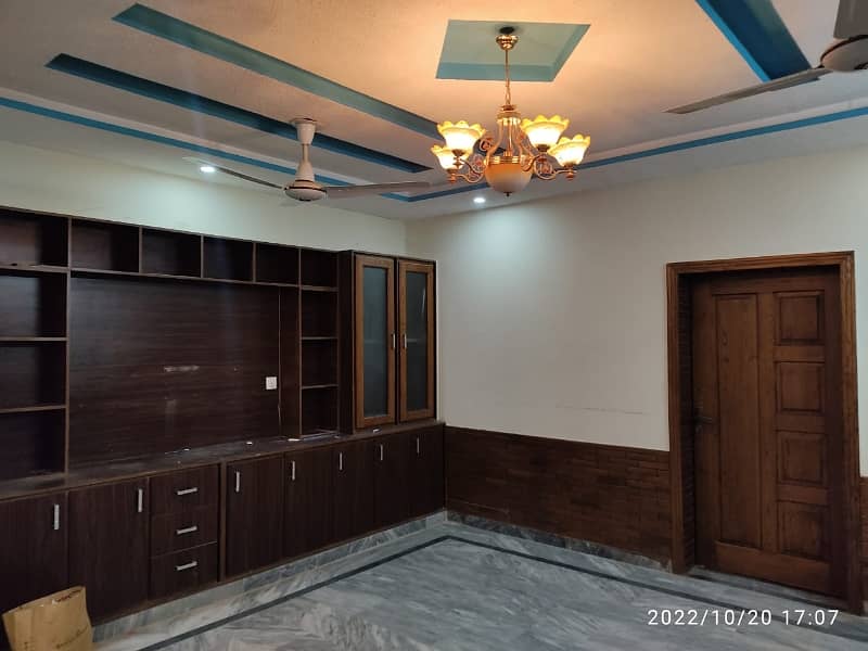 4 Marlas BASEMENT Corner Sep Gate Near Park and Market G-13/1 4