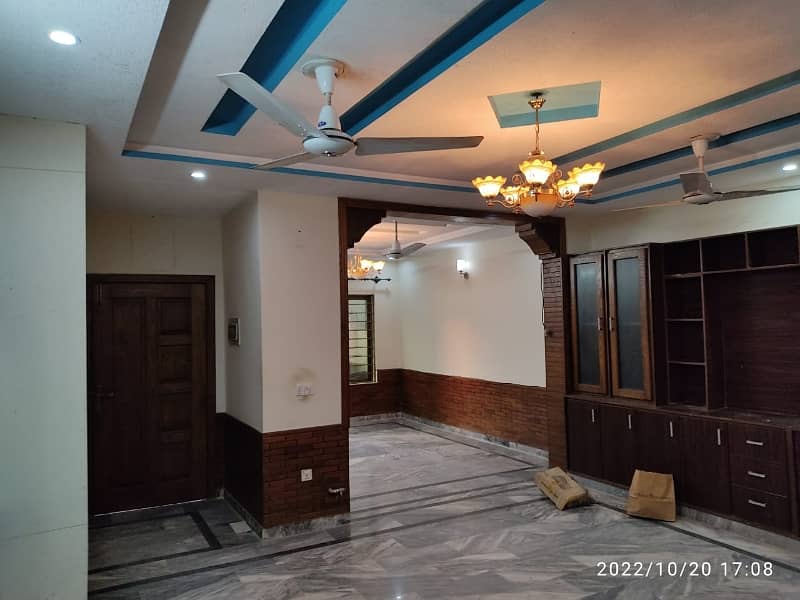 4 Marlas BASEMENT Corner Sep Gate Near Park and Market G-13/1 5