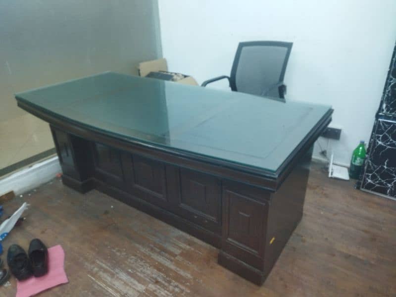 office table with mirror condition 10/8 4