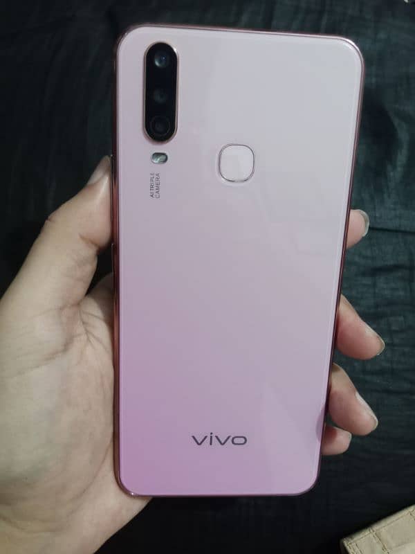 Vivo Y17 1